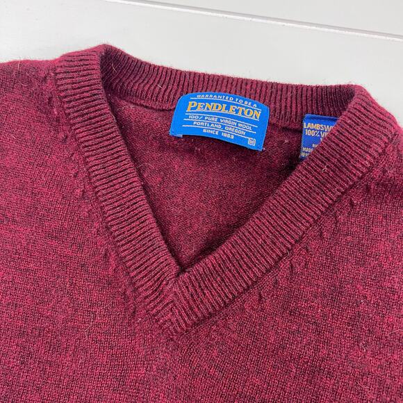 Pendleton maroon Vintage V-neck Sweater Vest men’s size Medium - Picture 5 of 5